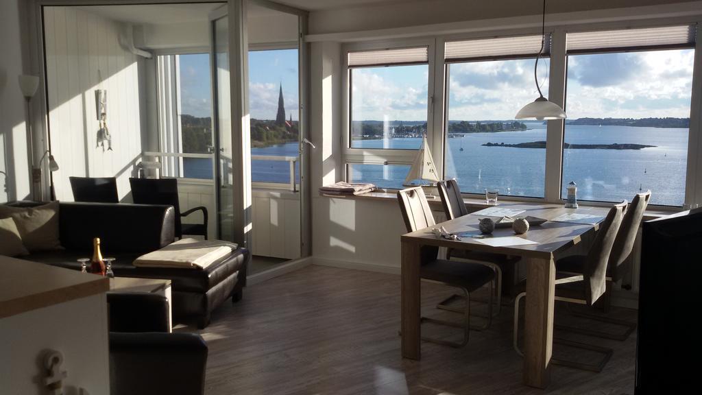 Ostseefjord-Schlei-Blick Im Wikingturm Schleswig Buitenkant foto