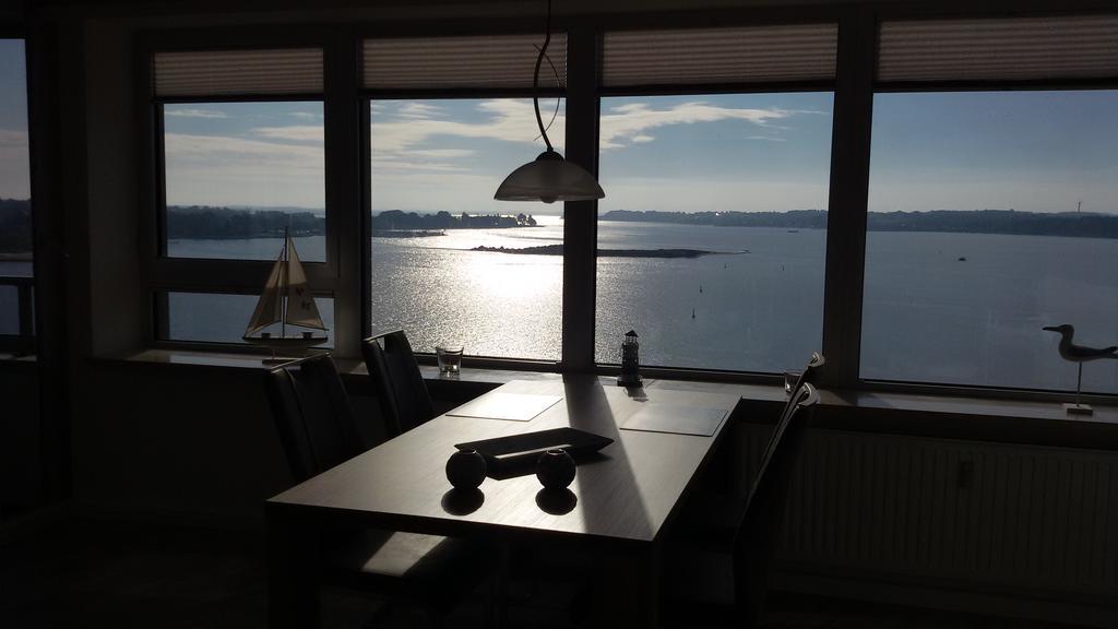Ostseefjord-Schlei-Blick Im Wikingturm Schleswig Buitenkant foto
