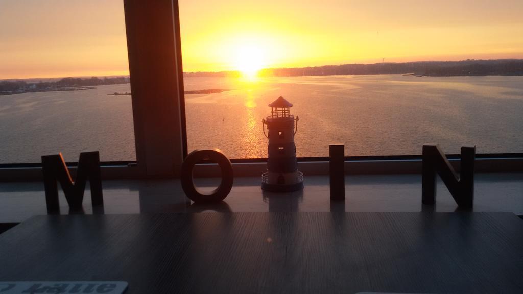 Ostseefjord-Schlei-Blick Im Wikingturm Schleswig Buitenkant foto