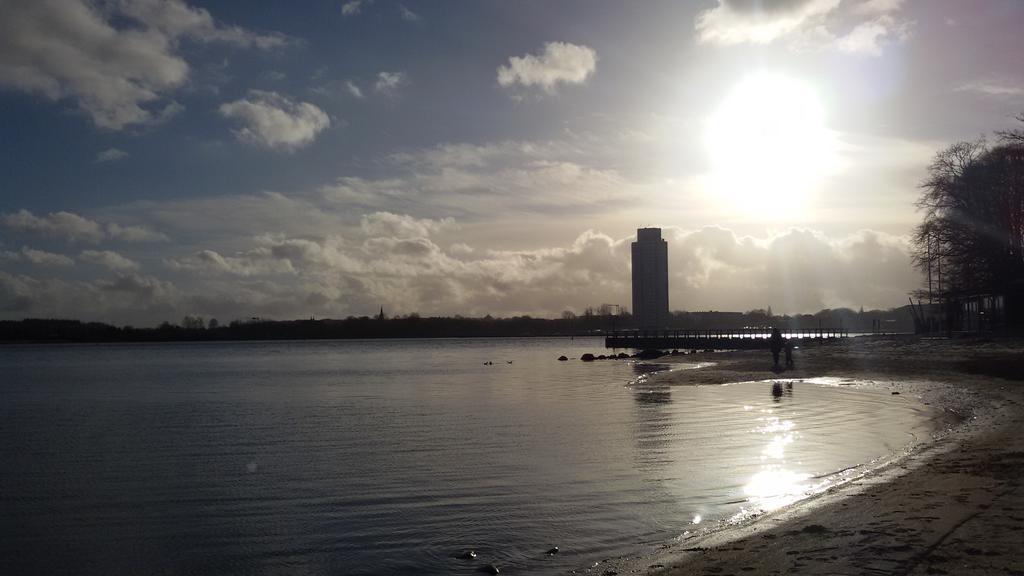 Ostseefjord-Schlei-Blick Im Wikingturm Schleswig Buitenkant foto