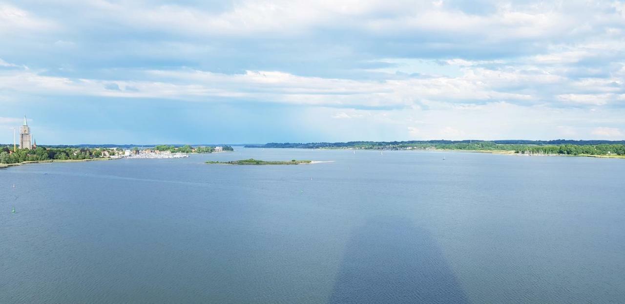 Ostseefjord-Schlei-Blick Im Wikingturm Schleswig Buitenkant foto